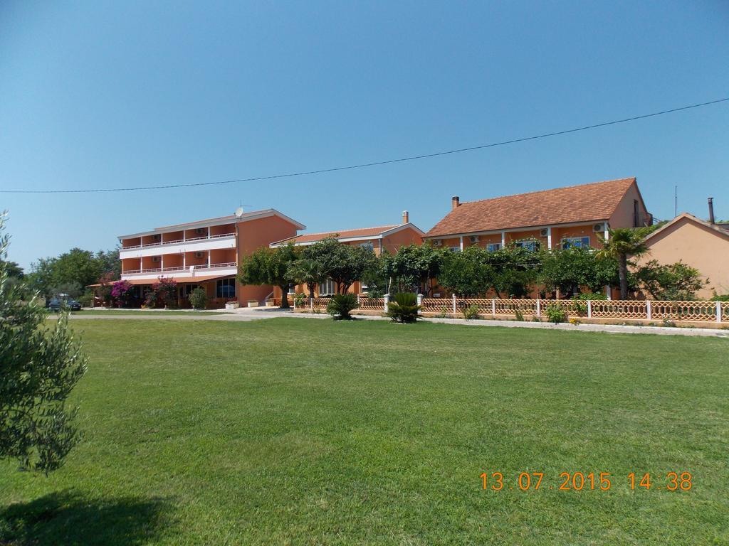 Delfini Holiday Homes Ulcinj Exterior foto